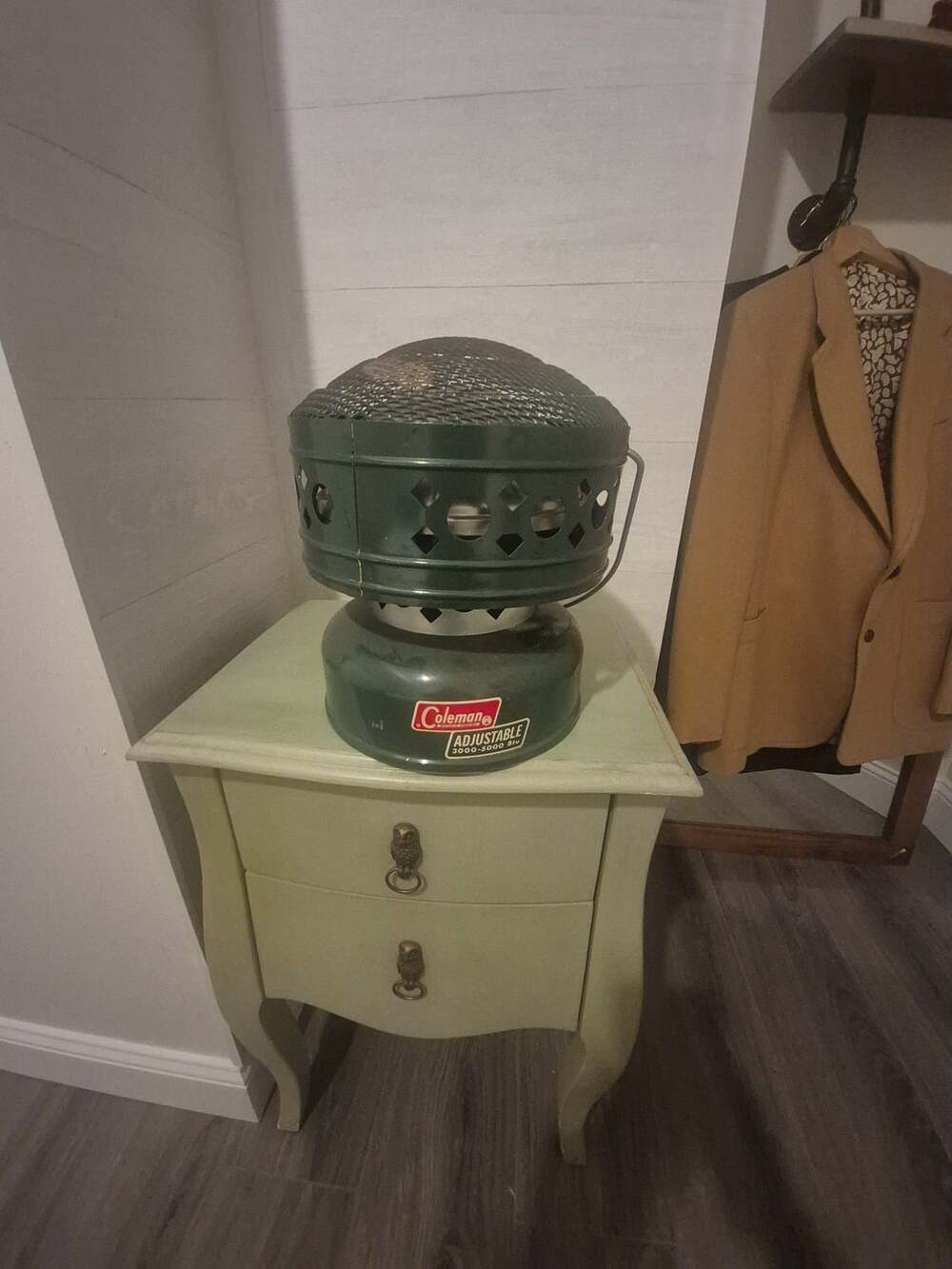 Vintage Coleman Adjustable Catalytic Heater Model 511A 3000-5000 BTU Green